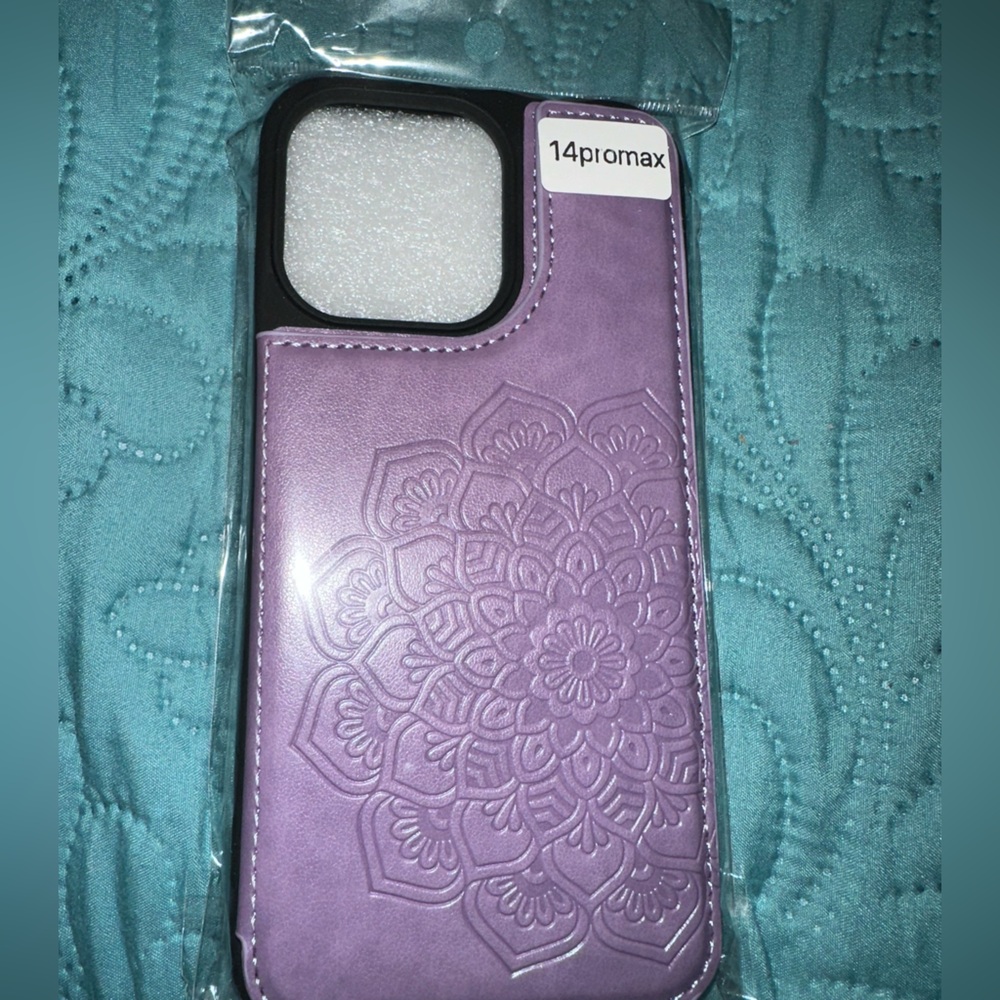 iPhone case - Picture 3 of 3